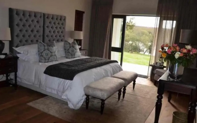Under Oaks Guest House