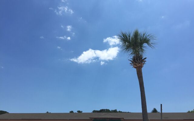Summer Breeze Motel