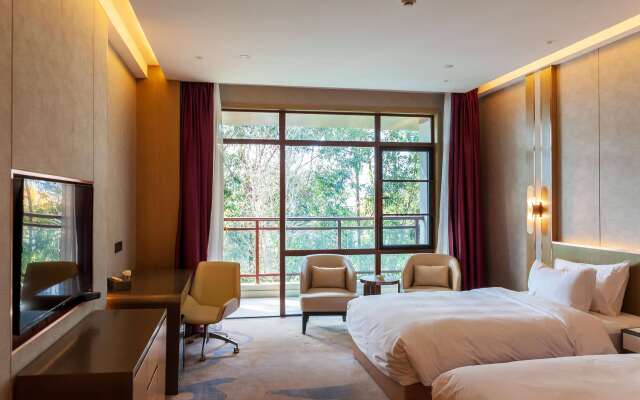 Howard Johnson by Wyndham LakeView Hotel Kunming