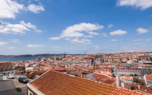 Lisbon Panoramic View -3Bedrs+3Baths+ Balconies+AC