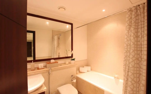 Frank Porter - Marina Promenade