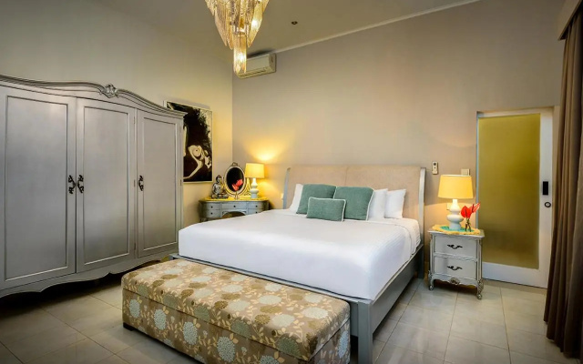 Villa Bloom 4 - 2 King bedrooms and 1 Bunk Room , private pool, sleeps up to 8 – Guest Rooms – Kuta