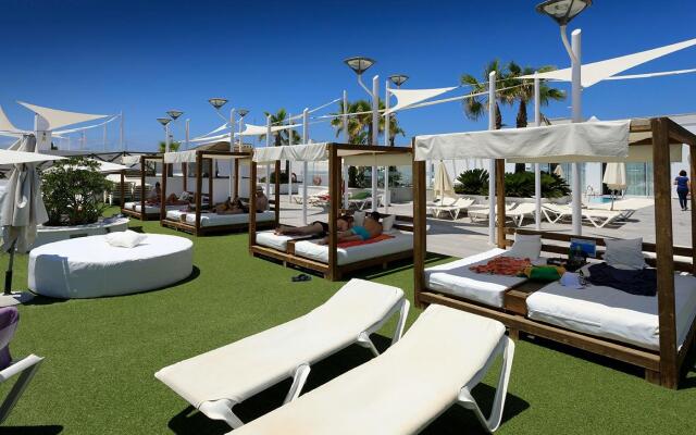 Playa De La Luz Hotel