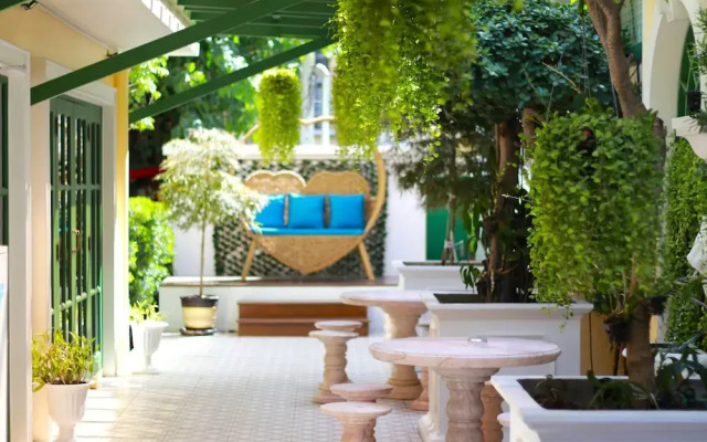 siri grand bangkok hotel