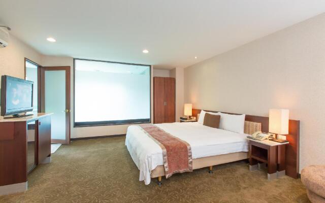 Four Season Beauty Hotel