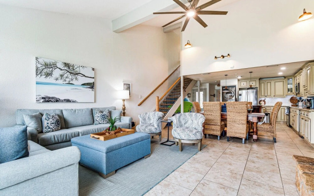 Paddleboards, Life Vests: Lake Conroe Getaway!