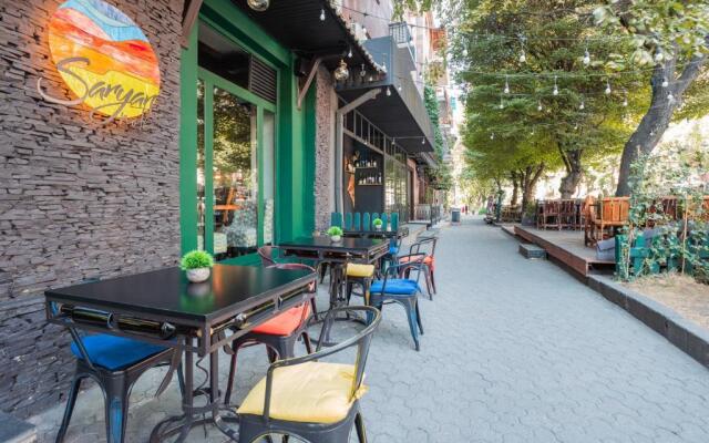 Stay Inn Apartments at Saryan Street