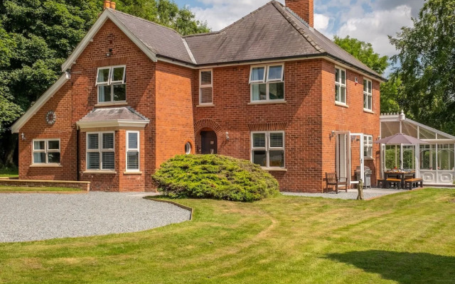 Routhorpe House