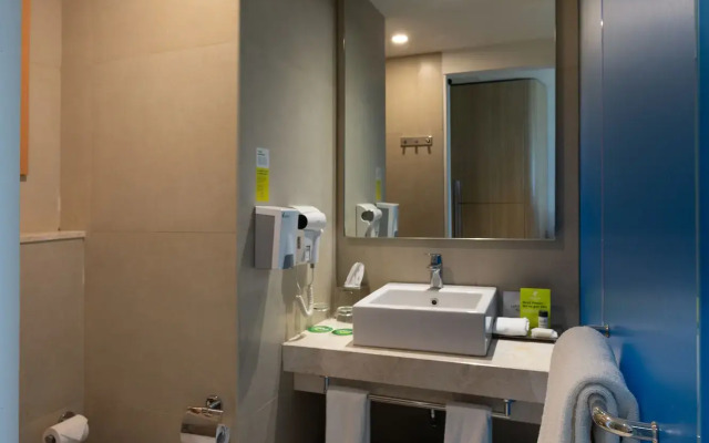 Holiday Inn Bengaluru Racecourse by IHG