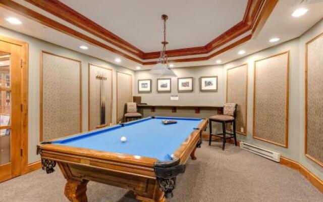 Eagle Springs East 101: Red-Wing Suite