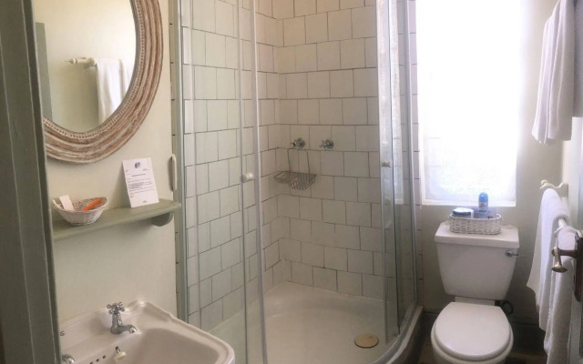 Mountain Manor Guest House & Executive Suites