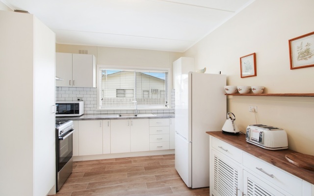 The Fishermans Cottage – Kitchen – Lakes Entrance