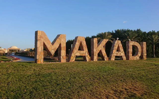 Remarkable 2-bed Apartment in Makadi Heights