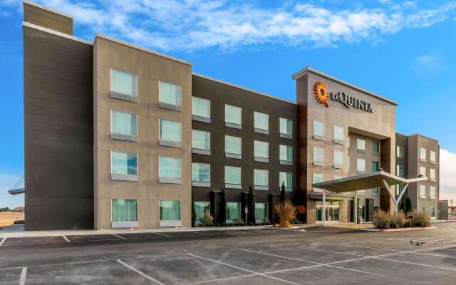 La Quinta Inn & Suites by Wyndham Odessa N. - Sienna Tower