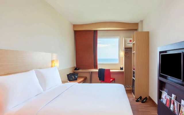 ibis Manado City Center Boulevard – Guest Rooms – Manado