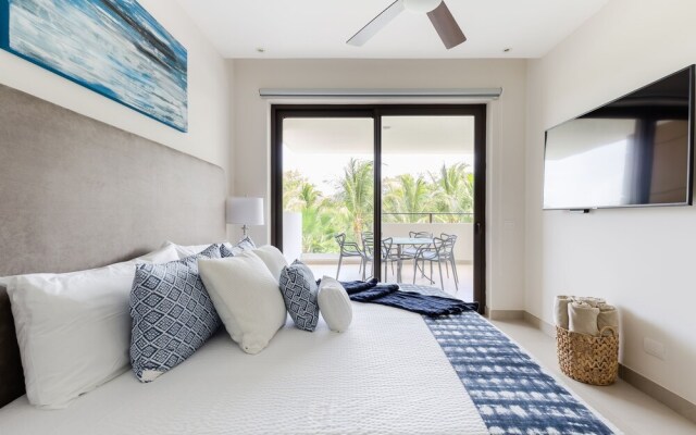 Maxim E 305 2 Bedroom Condo by Redawning
