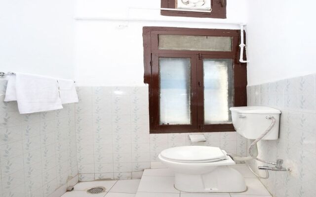 OYO 11595 Hotel Roxy