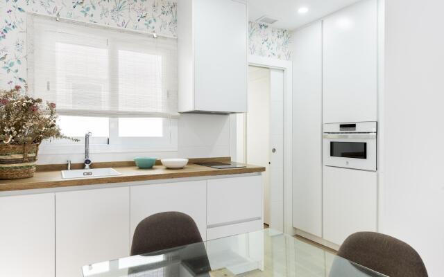 Lovely 3-bedroom apartment near Alameda. Juan Rabadan I