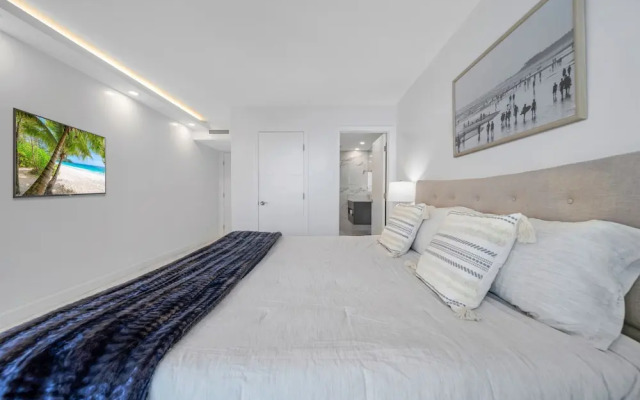 Serene and Modern Apartment Centrally Located
