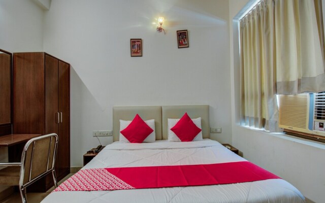 The Star Leaf by OYO Rooms