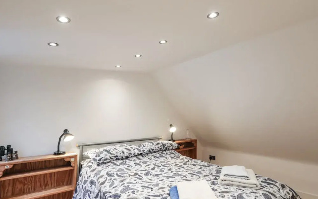 3 Dunrobin Street