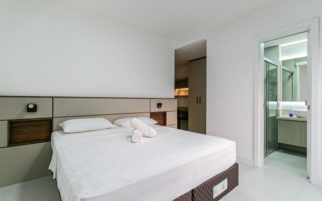 Apto Moderno a poucos passos do Mar JRR309