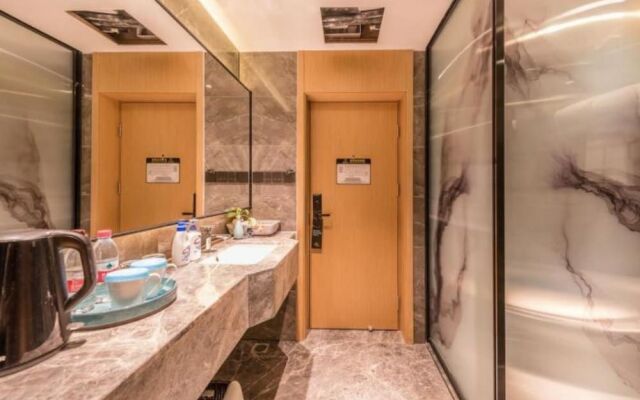 Cozy Home Rooftop Scenic Hotel (Guilin Two Rivers And Four Lakes Elephant Trunk Hill)