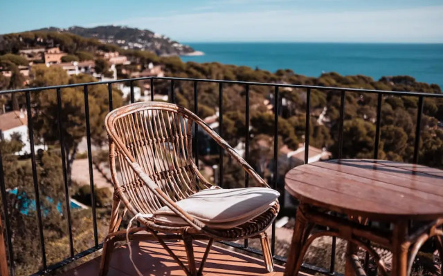 Beautiful Studio with Brilliant Views