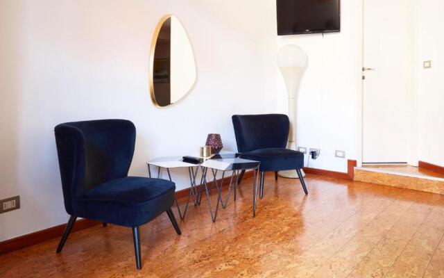 Stellar 70 Style Studio with Terrace-Heart of Milan