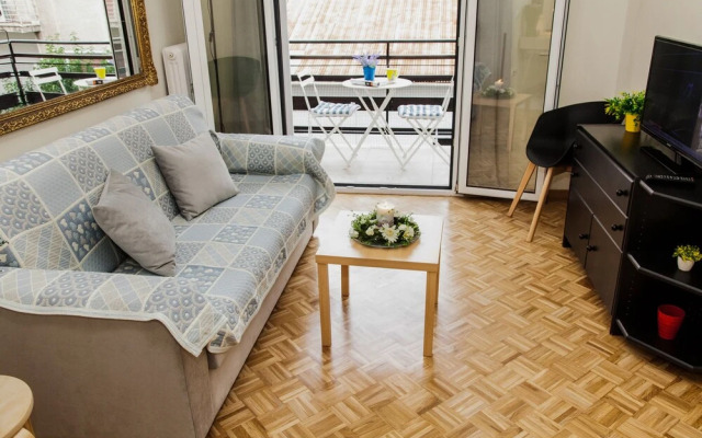 Restfull Fully Renovated Apartment in Thisio