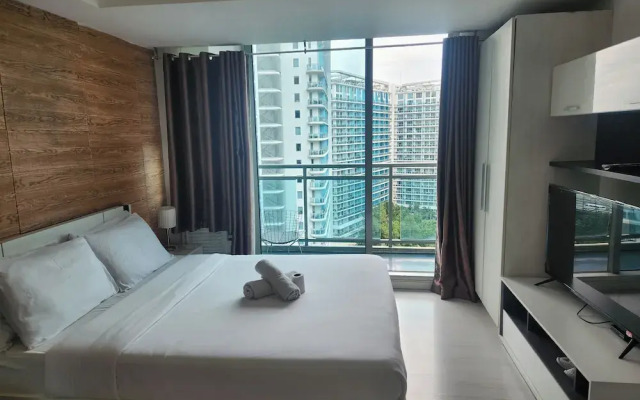 Azure Staycation Philippines by AMRS Near Manila International Airport