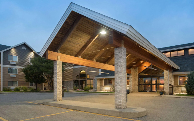 AmericInn by Wyndham Valley City - Conference Center