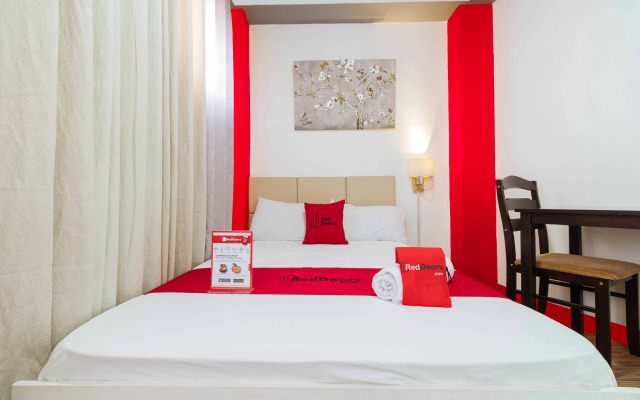 RedDoorz near Quirino Station