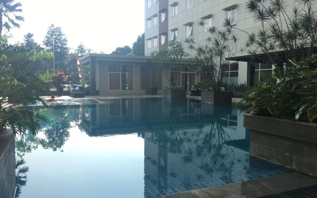 Beauty Spacious Studio Room At Pinewood Apartment Jatinangor