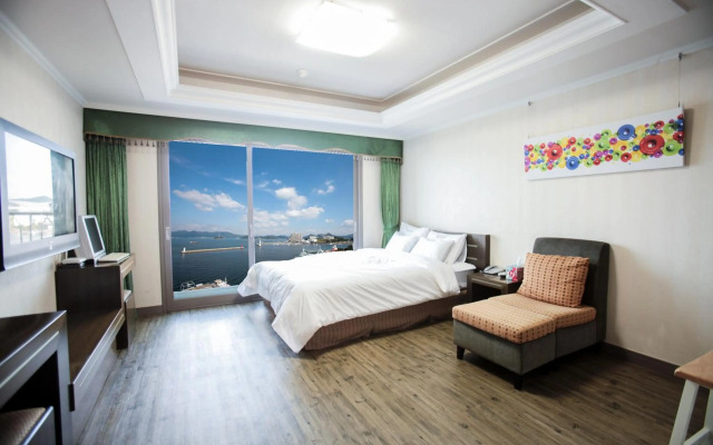 Bay Condo Hotel Tongyeong