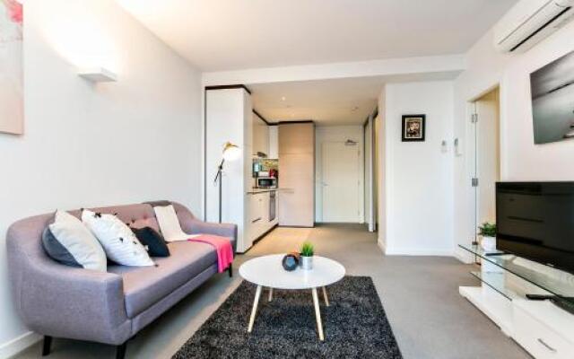 Complete Host Leopold Apartments