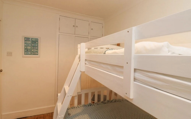 6 Hillside Terrace