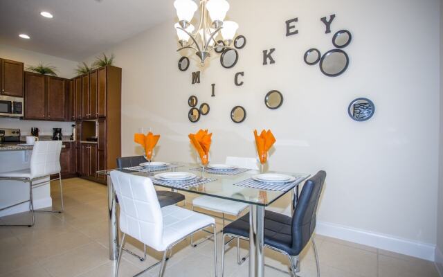 Fabulous Vacation Home  w/ Screened Pool Close To Disney 146