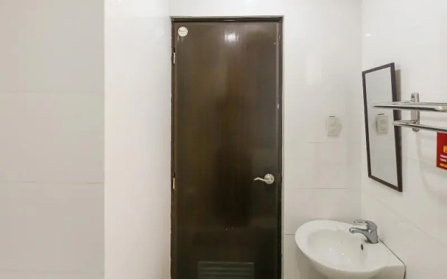 City Smiles Apartelle by OYO Rooms