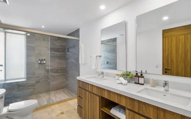 3BR with Private Pool on the Ocean