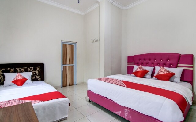 OYO 90942 Kost Syari'ah Panam