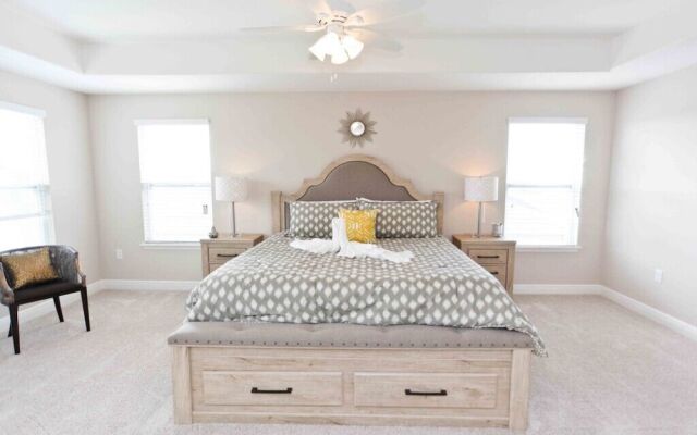 4176 Oaktree Drive 6 Bedroom Home by Redawning