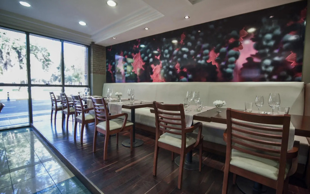 Portal Plaza Suites