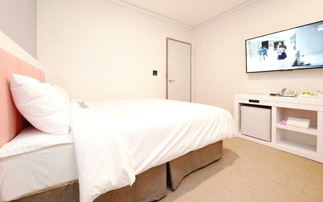 K-Pop Hotel