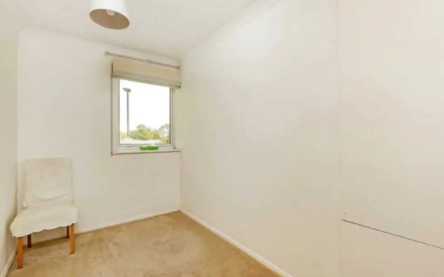 Charming 2 Bedroom Home in South London With Garden