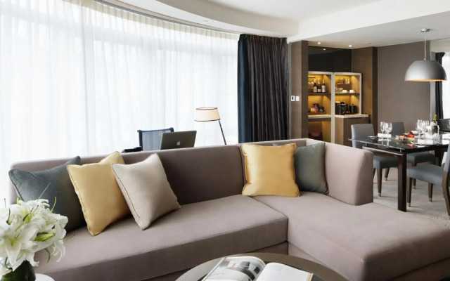 Royal Plaza Hotel