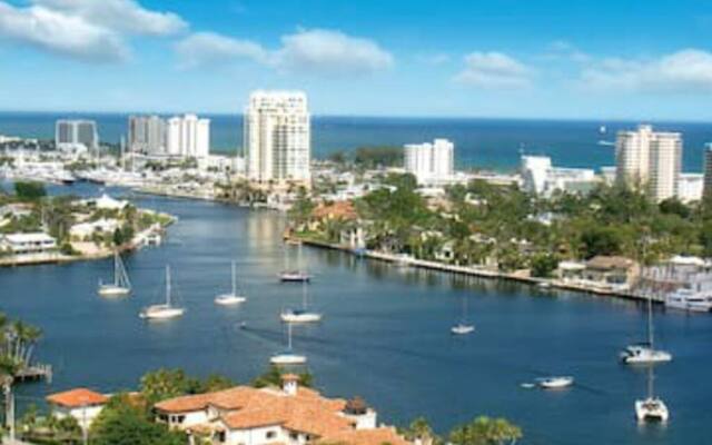 Edgewood Studio in Dania Beach