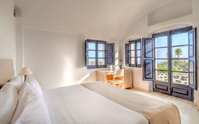 Vedema, a Luxury Collection Resort, Santorini