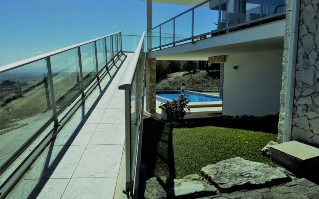 Modern Villa in Caldas da Rainha by the Sea