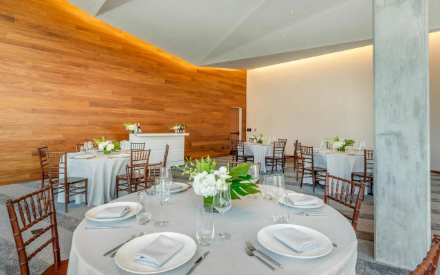 Cambria Hotel Boston Downtown - Seaport